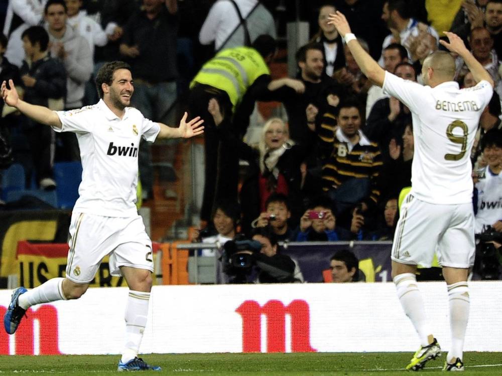 安帅：皮克选择退役是个坚强的决定，他是我见过的最强中卫之一